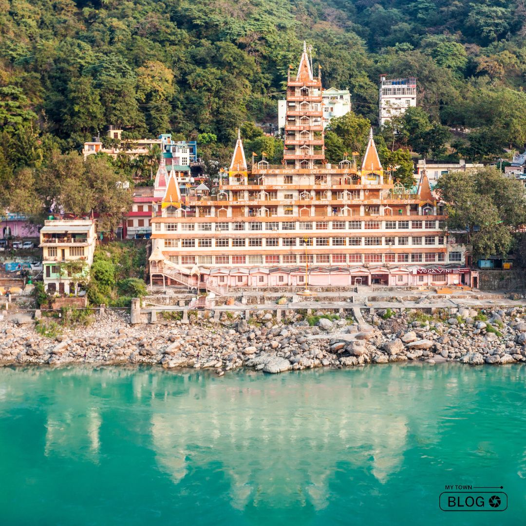 Yoga Ashrams in Rishikesh: Discover Serenity and Spiritual Growth